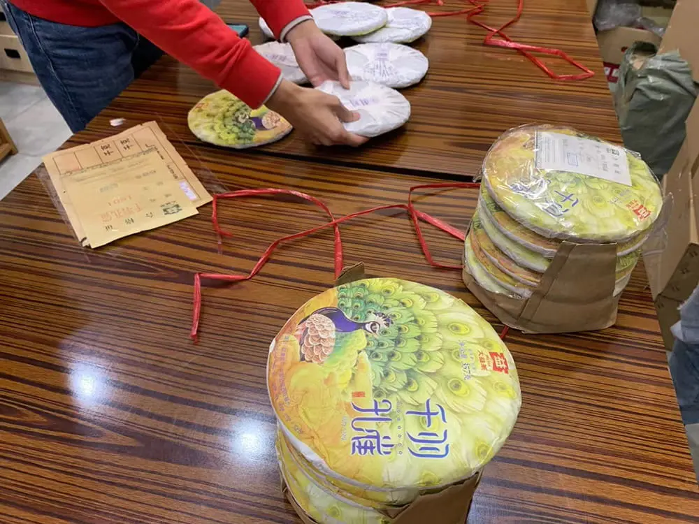 襄阳回收大益普洱茶2018年生茶熟茶图2